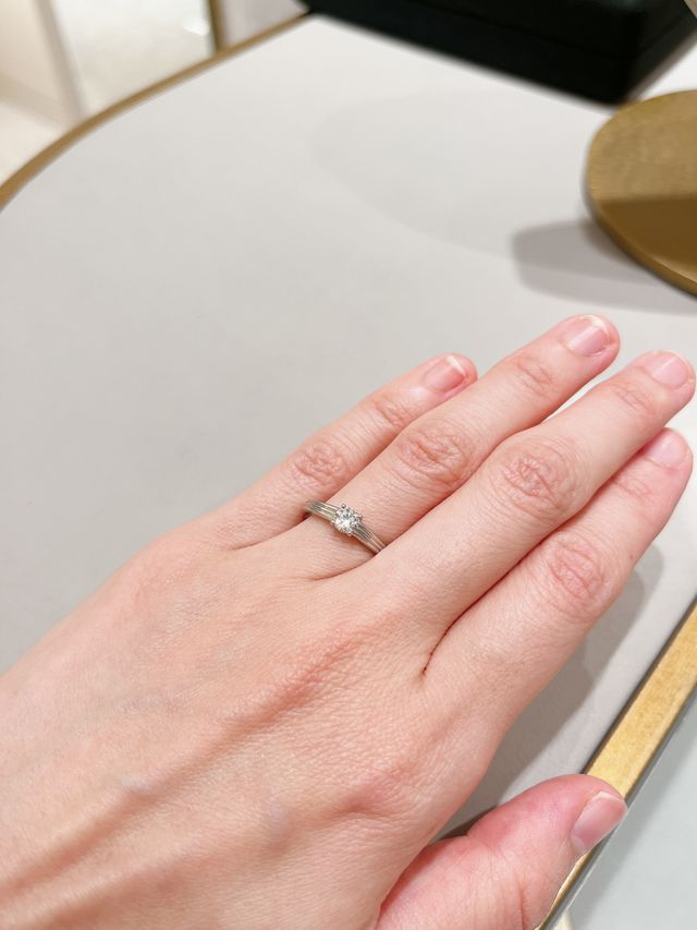 婚約指輪だけでも可愛いです。