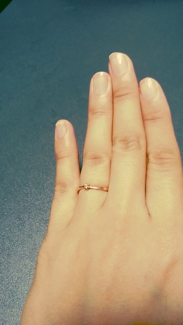 婚約指輪です