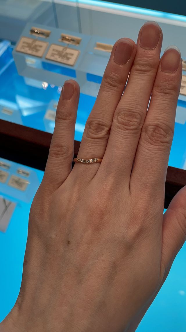 ダイヤが七粒。