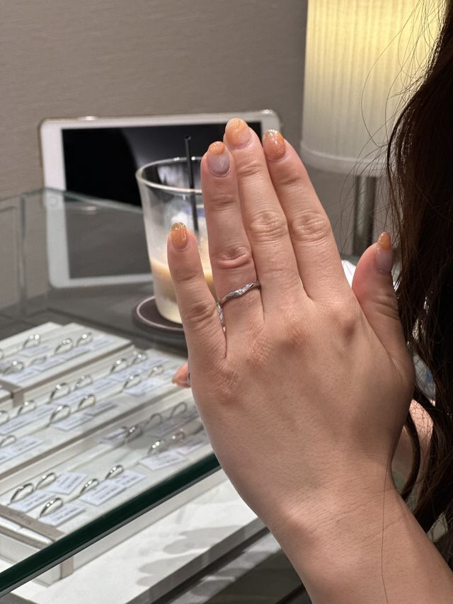 ダイヤの入っている指輪か興味ありました。