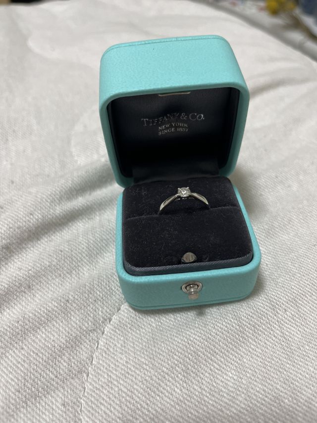 ティファニーで定番なボックスと指輪
