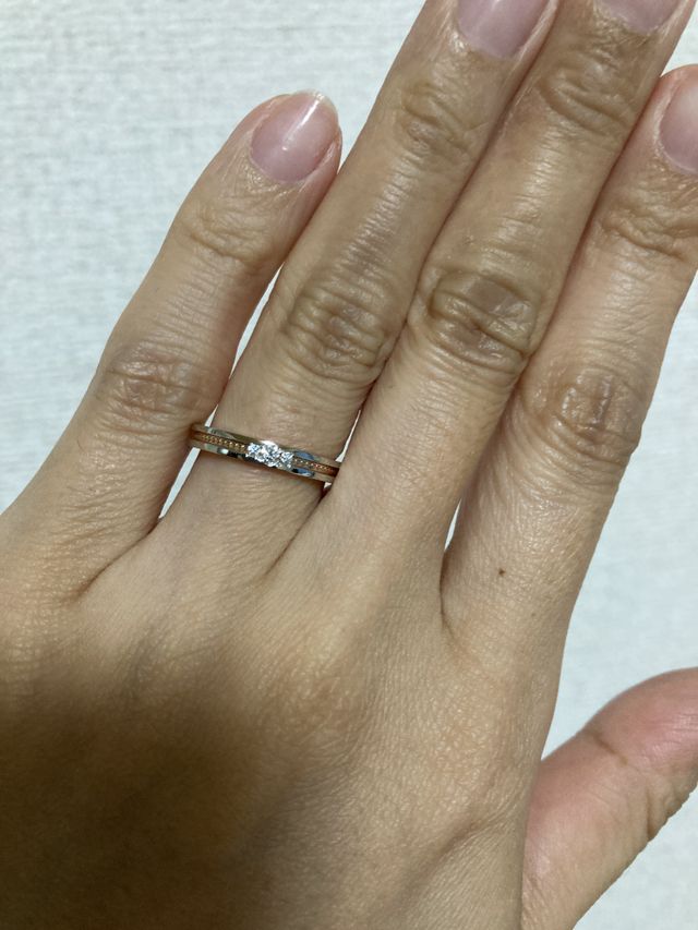 ディオーネ
2色でとっても可愛いです。