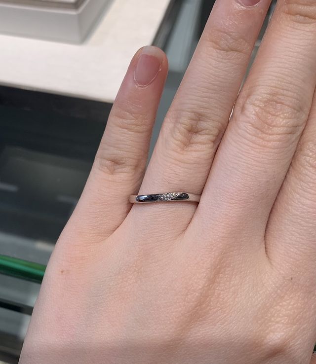 シンプルに見えて5石しっかり入っていました。