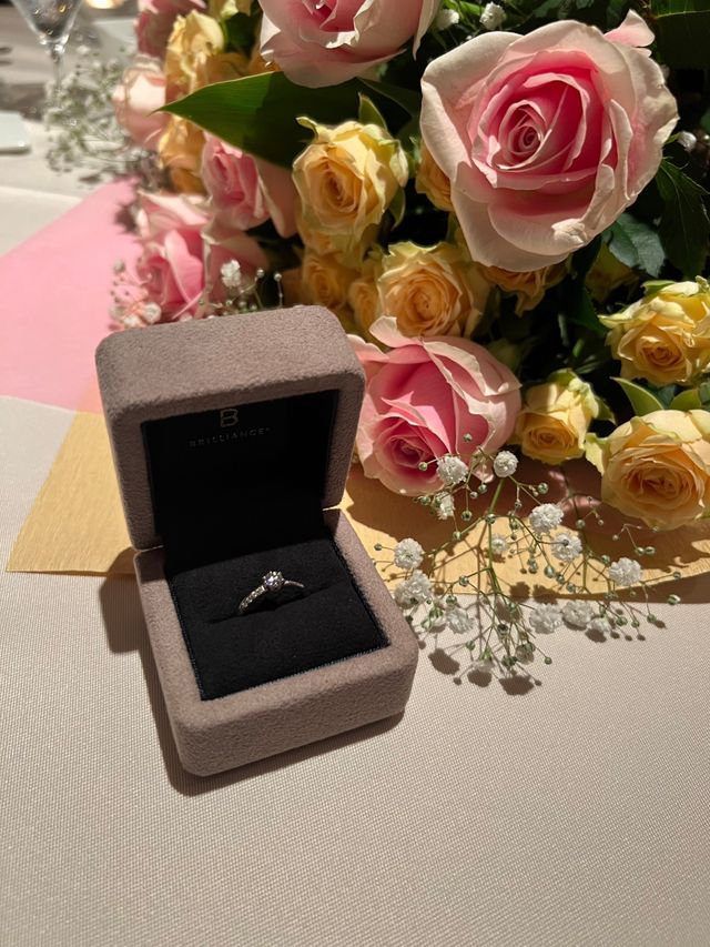 花束と一緒に送りました。とても喜んでくれました。