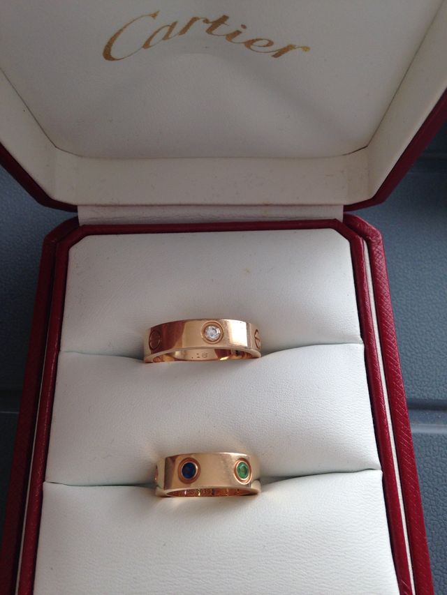 カルティエのゴールドリングになります。