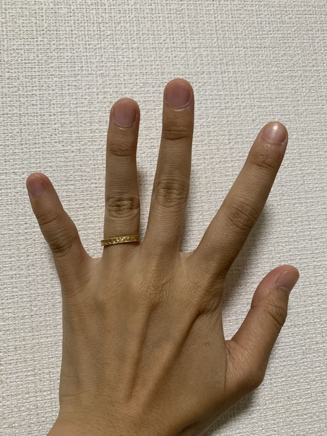 金色を選びました。
着け心地もとてもいいです。