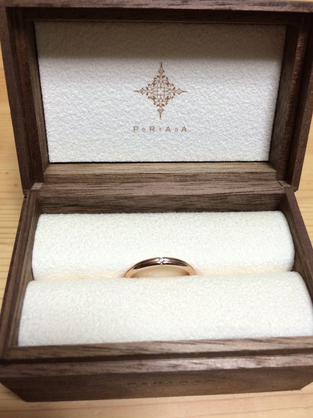 こんな可愛いケースがついてきます。