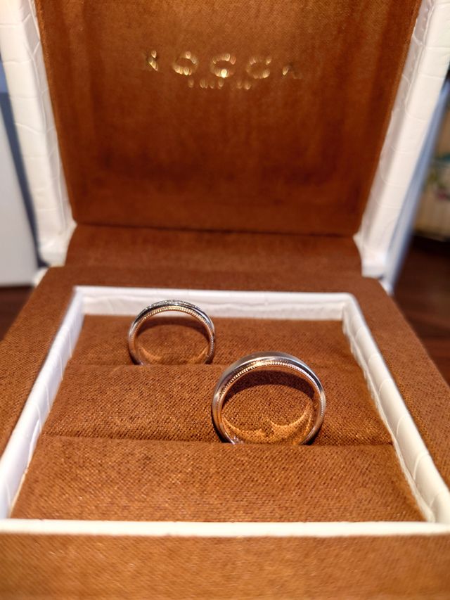 見えずらいですがゴールドとプラチナの2段重ねで作成しています
