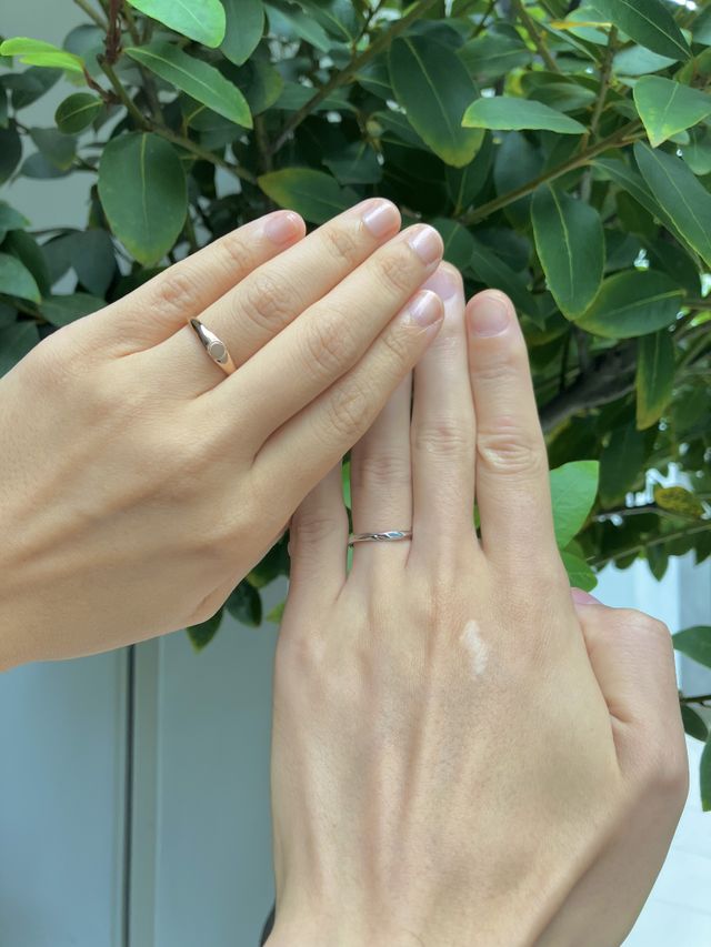 ペアデザインではなく、お互いに好きなデザインを選びました。