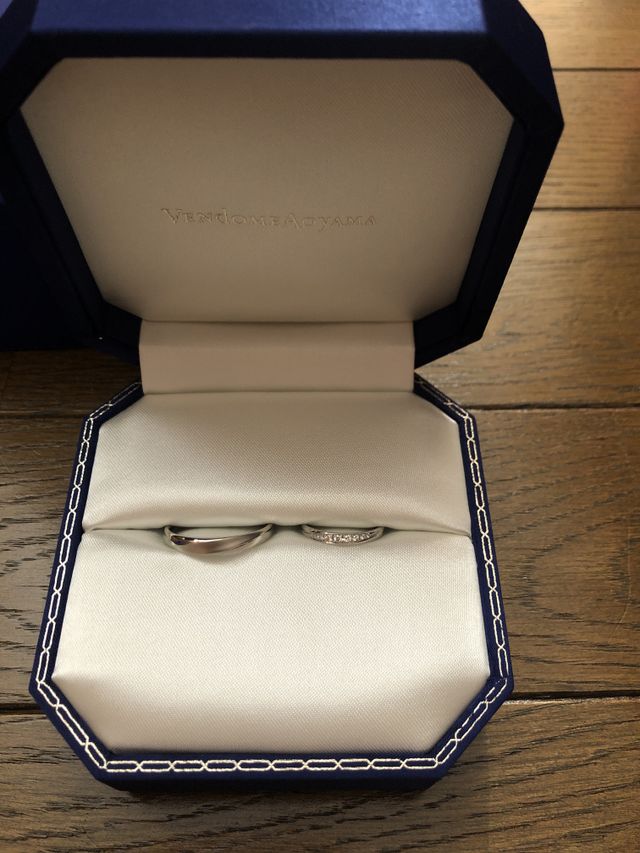 ペアではないけれど、似たデザインにしました。