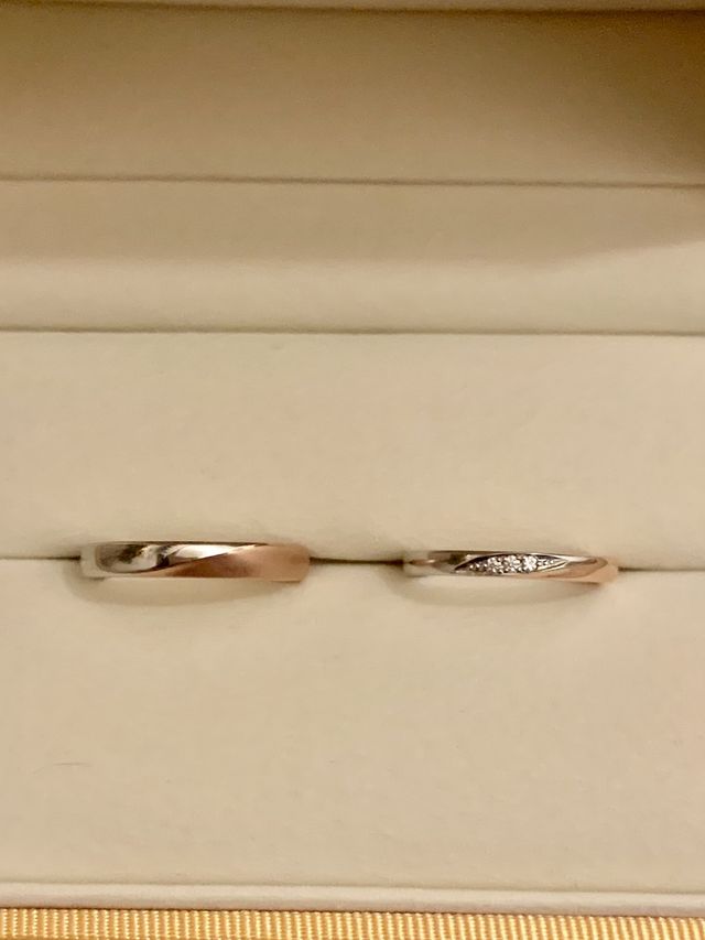 2色の金属を使用した『シェア』というデザインを選びました。