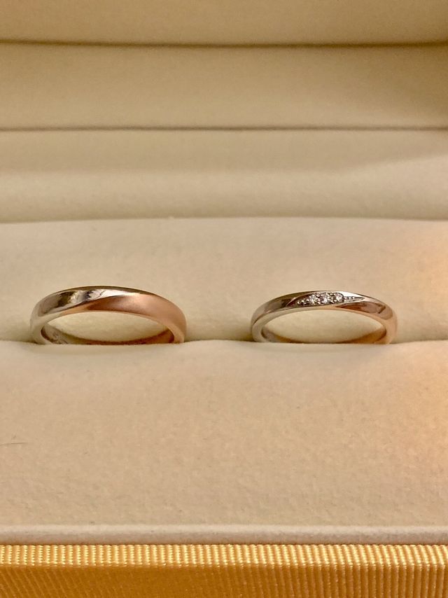 プラチナとローズゴールド（K.UNO)を選択しました。