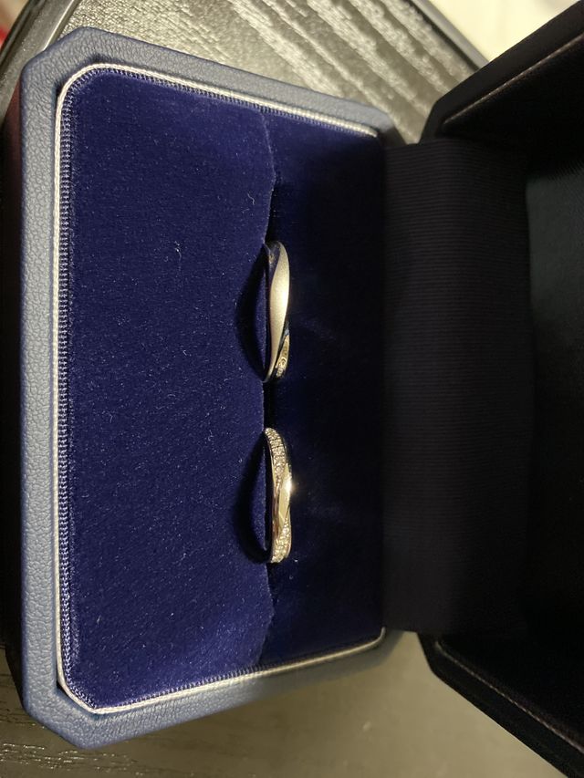 選んだリングはBethereforUという綺麗な指輪です