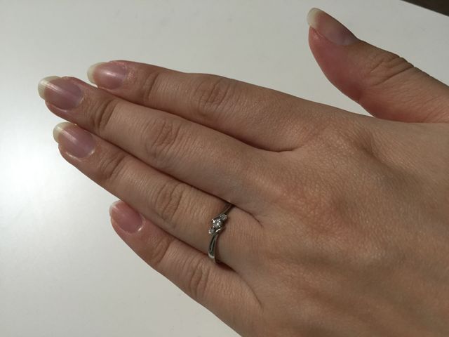 婚約指輪です