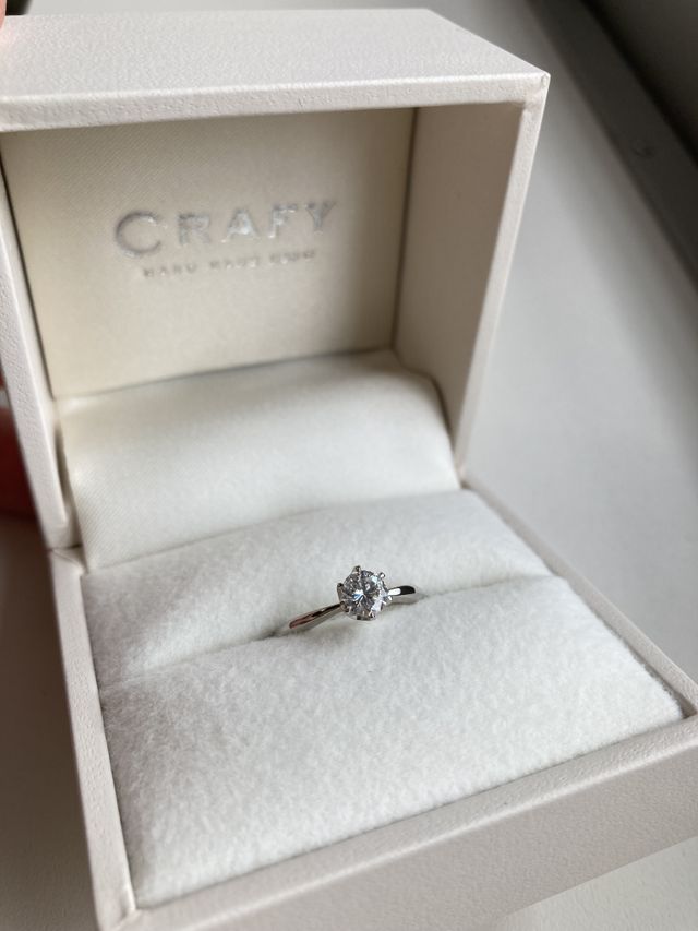 思い通りの形になっていました。
ダイヤは0.4ctにしました