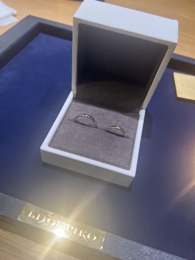 ビジュピコで購入した結婚指輪です！