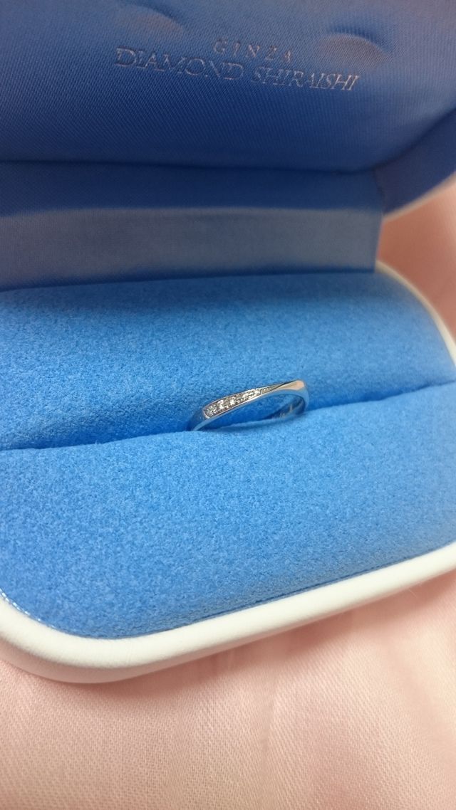 1枚目の補足で、Vの左側にダイヤモンドがついております。