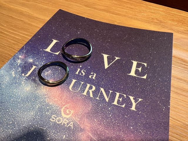 カラーはオーロラです