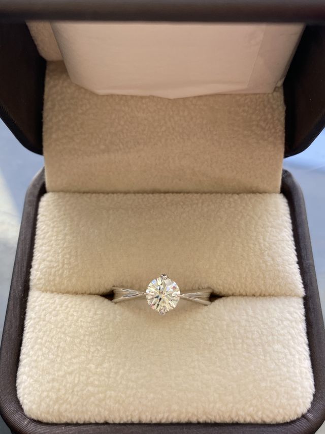 D SI2 0.58カラット