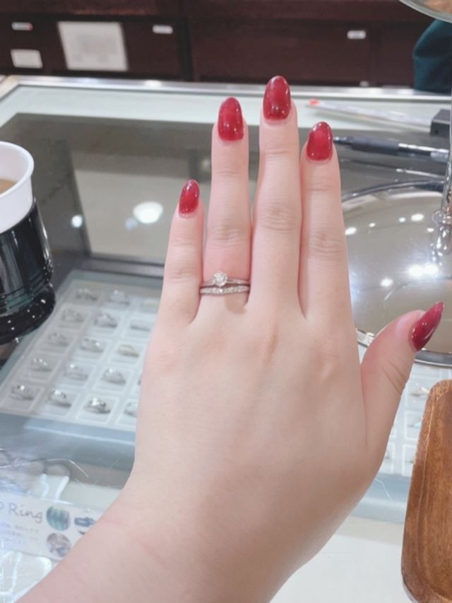 婚約指輪と重ね付け