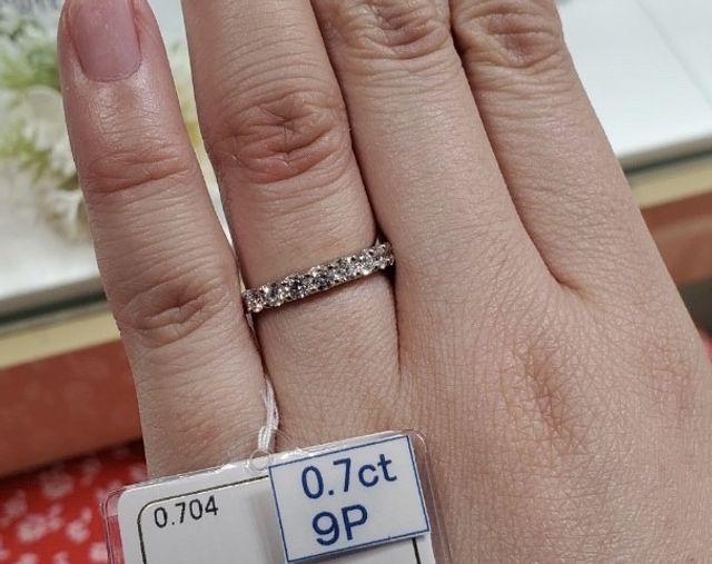 ハーフエタニティリング