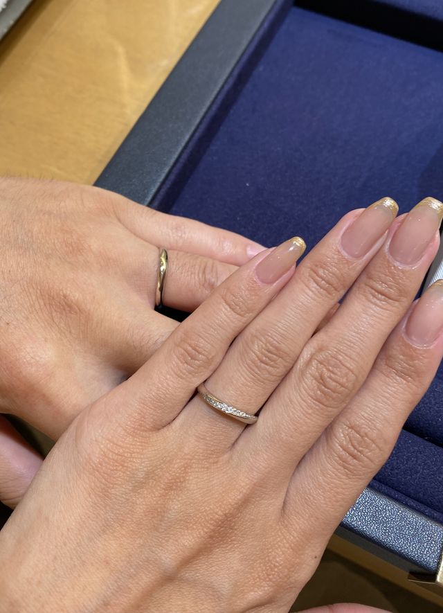 ウェーブなデザインで綺麗めです