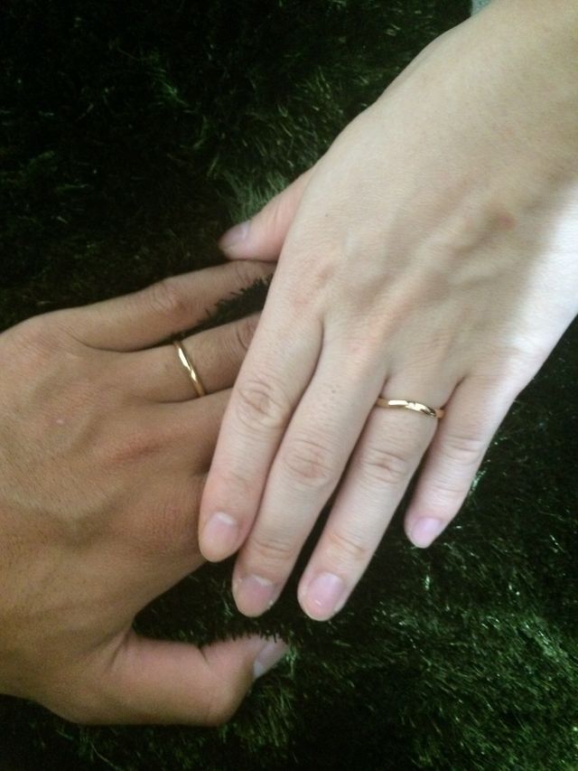 指が太いですがほっそり見えます