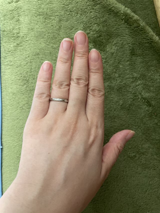 シンプルなダイアが綺麗です(^^)