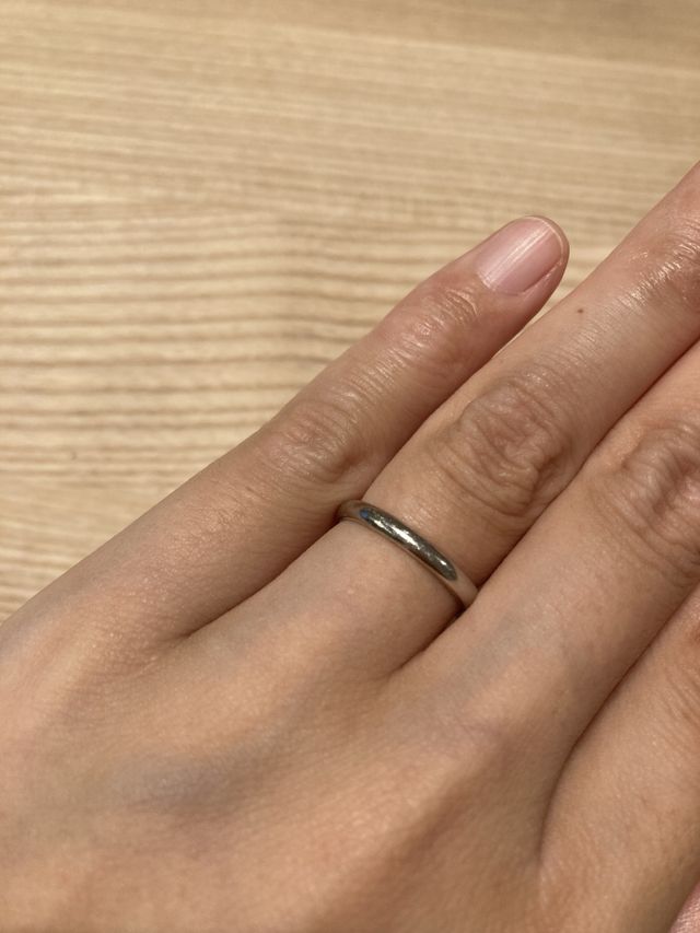 カーブが絶妙でつけ心地がとっても良いリングです。