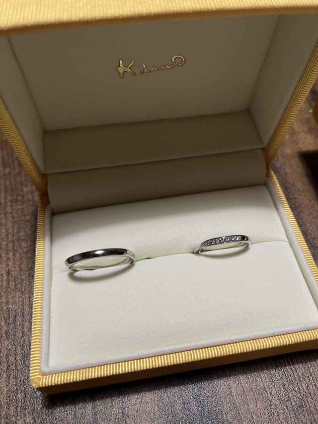 男性の方は少しくすんだ加工にしています。