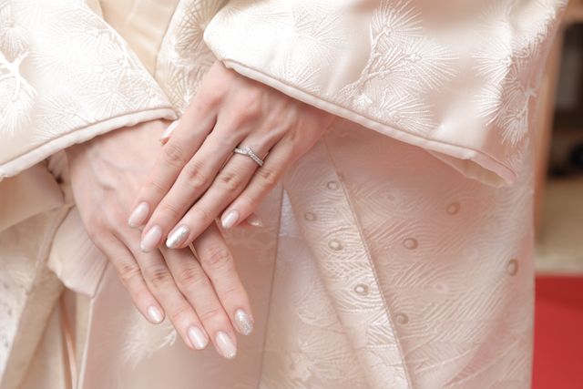 前撮りの際に指輪メインのショットをお願いしました！