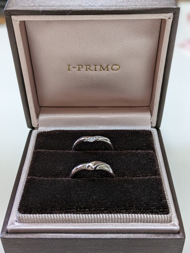 結婚指輪
男女ペアデザインです