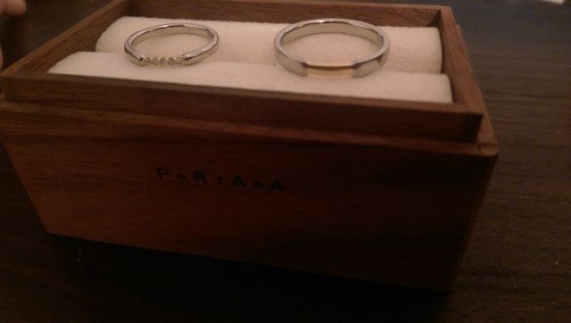 木の箱もお気に入りです