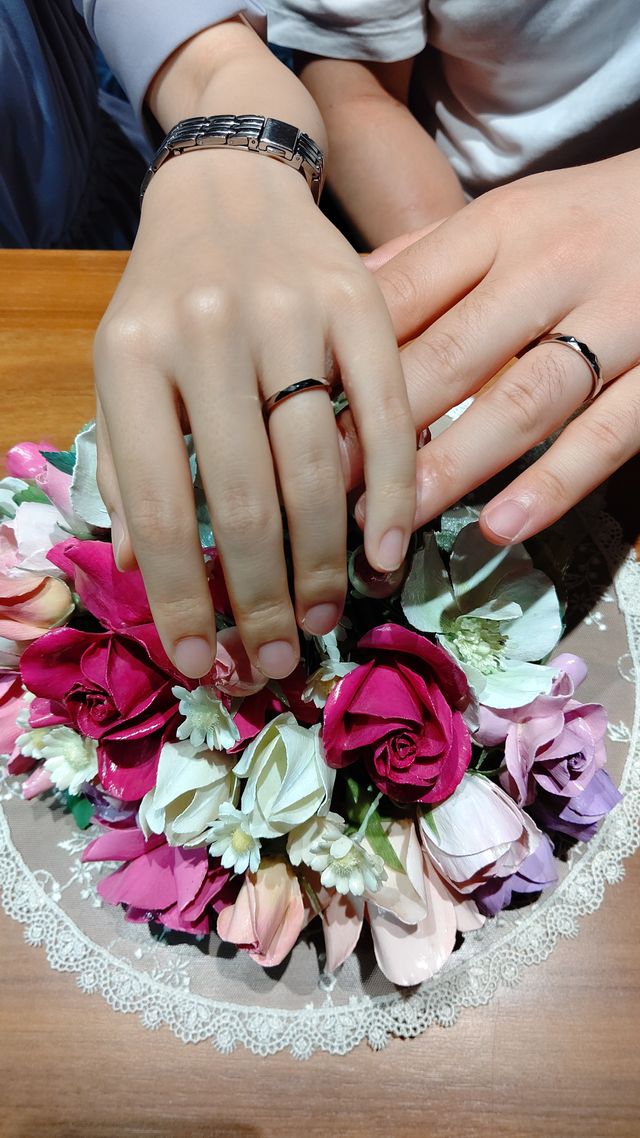 別のお客さん制作の造花とともに写真をとりました。