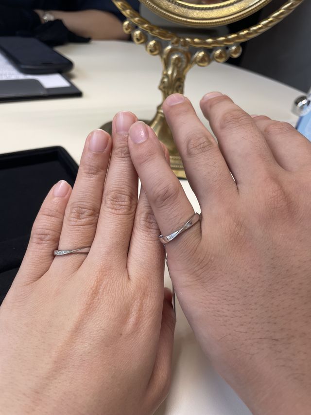 シンプルながら洗練されたデザインで気に入っております。