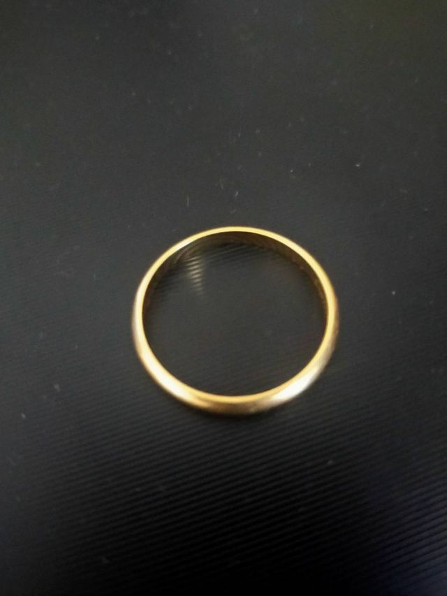 派手さはありませんが、丸みを帯びた美しいデザインです