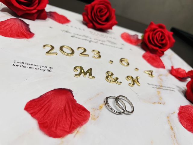 光が当たると虹色にキラキラ光ります！何度も眺めてしまうほど