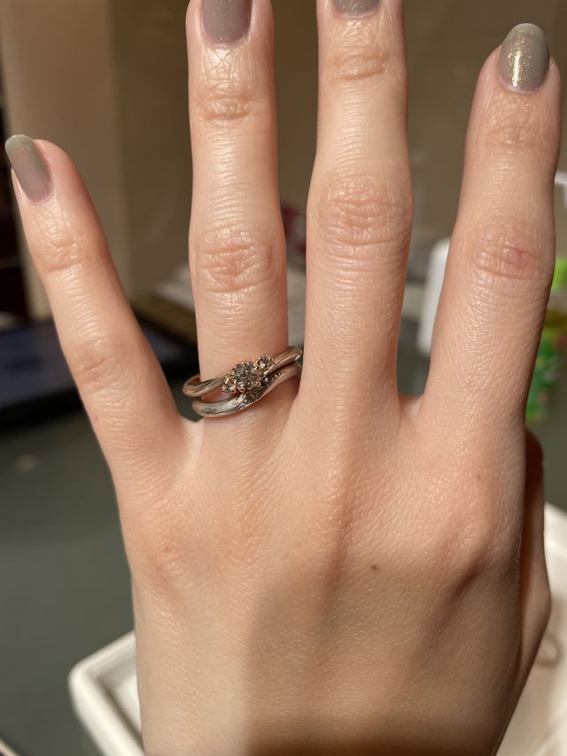 指輪試着時の写真