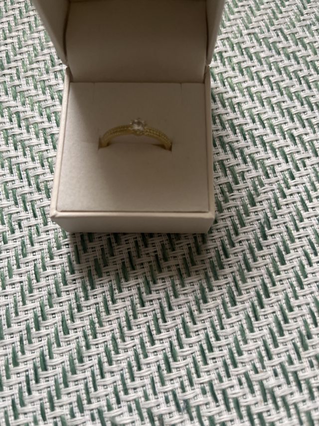 プロポーズしてもらった時のダイヤを婚約指輪にしてもらいました