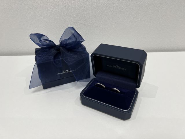 左が旦那、右が私
シンプルなデザインでとても可愛い◎