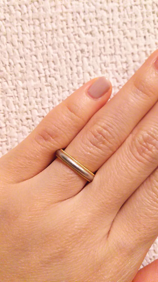 ゴールドとシルバーの割合が程よく、指に馴染みます。