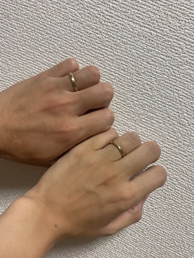 シャンパンゴールドの色で無料のダイヤを入れて頂きました