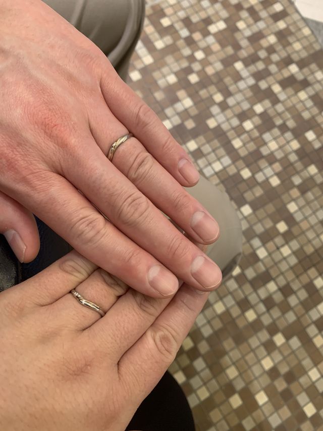 ペア感が出るように,彼の指輪のデザインも工夫⭐️