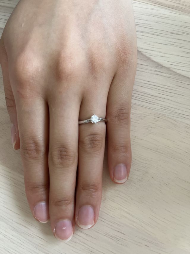 俄のモデル 朝葉
ダイヤモンドは 0.3カラット