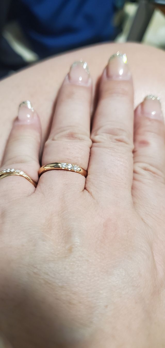 シンプルでダイヤが3つピンクゴールド