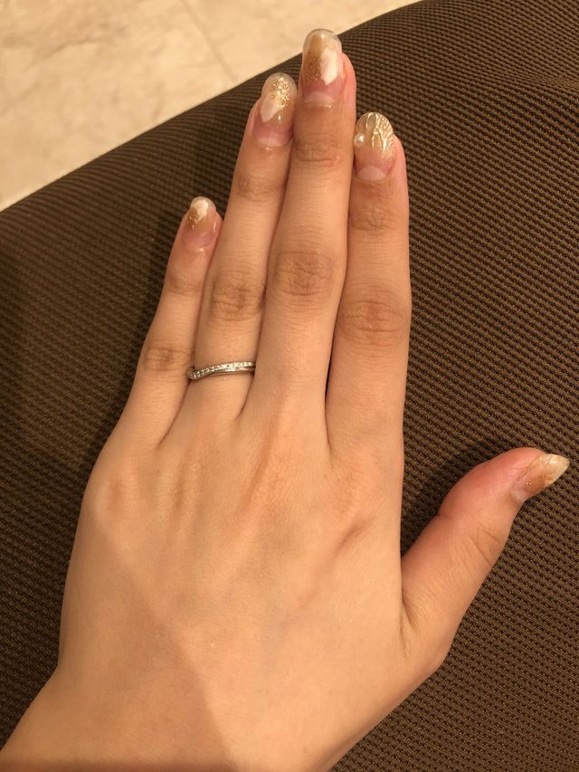 ダイヤが入り人と違いつつも、派手すぎず◎