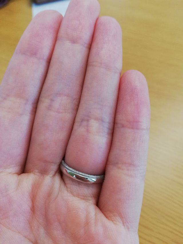 指につけた状態(内側)