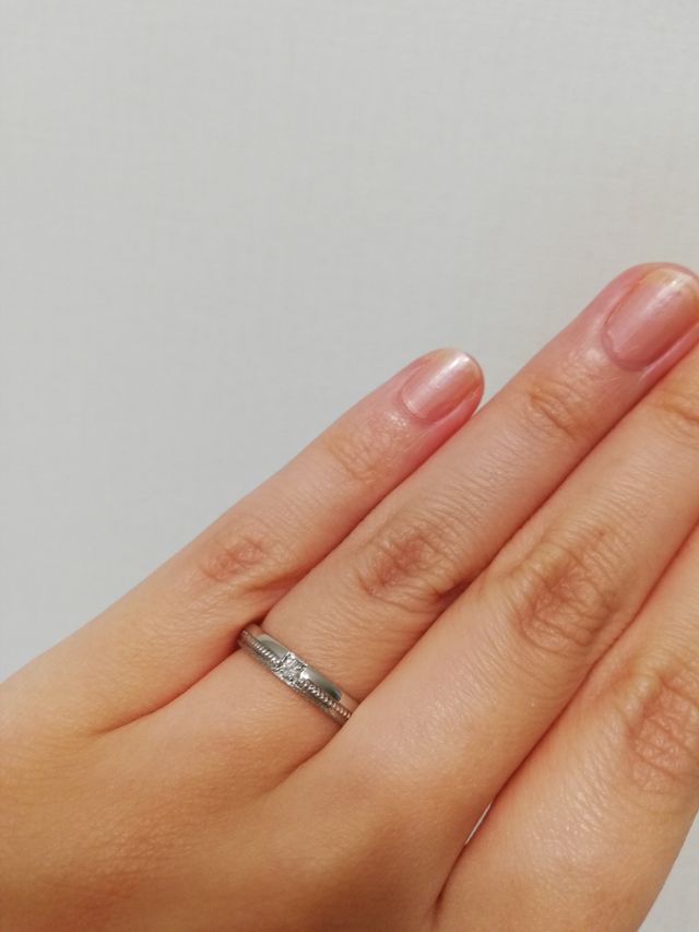 指につけた状態(表面)