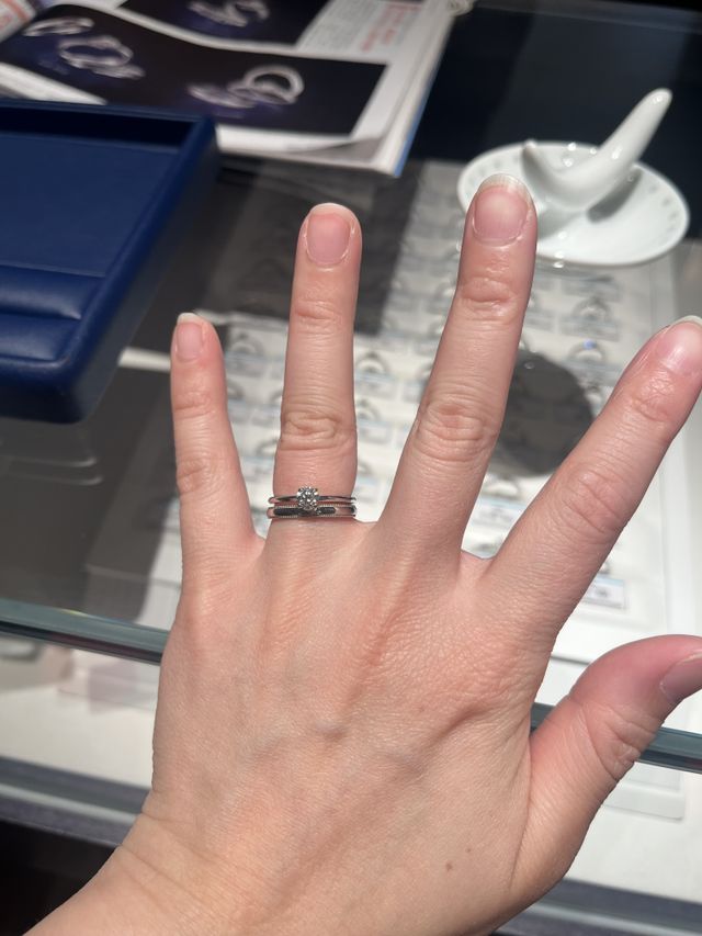 婚約指輪と重ね付け