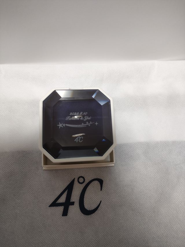 名前と気に入ったデザインを刻印してくました。